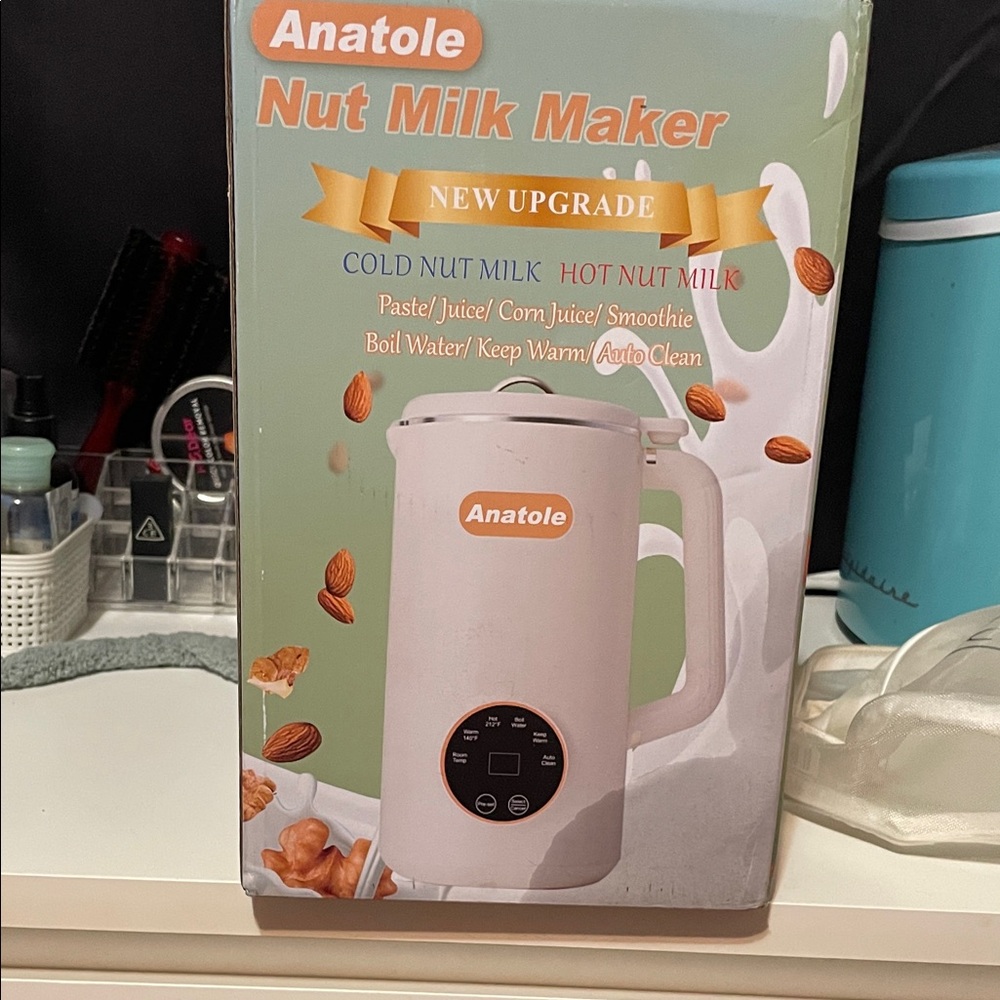 New In Original Box: White Nut Milk Maker - Electric Plant Milk & Smoothie Maker